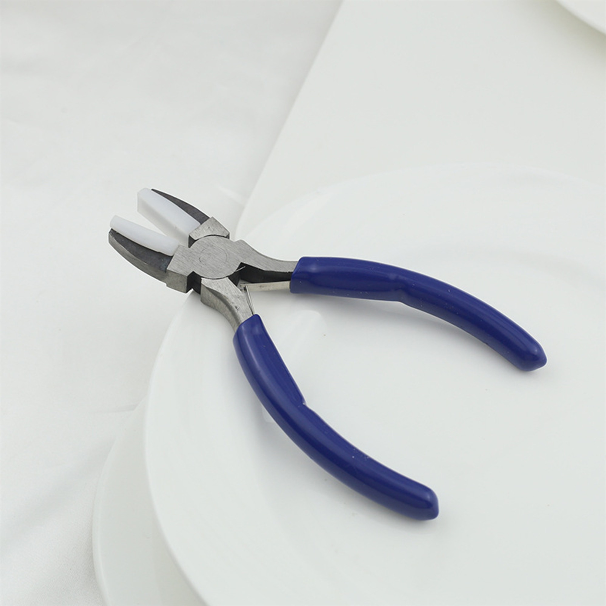 Blue Nylon Jaw Pliers Blue Nylon Jaw Pliers for jewelry making