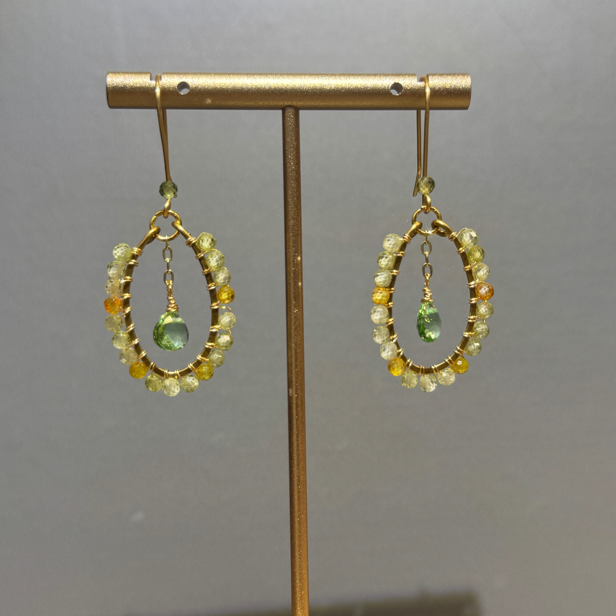 4 Gold Wire Kite Peridot Earrings