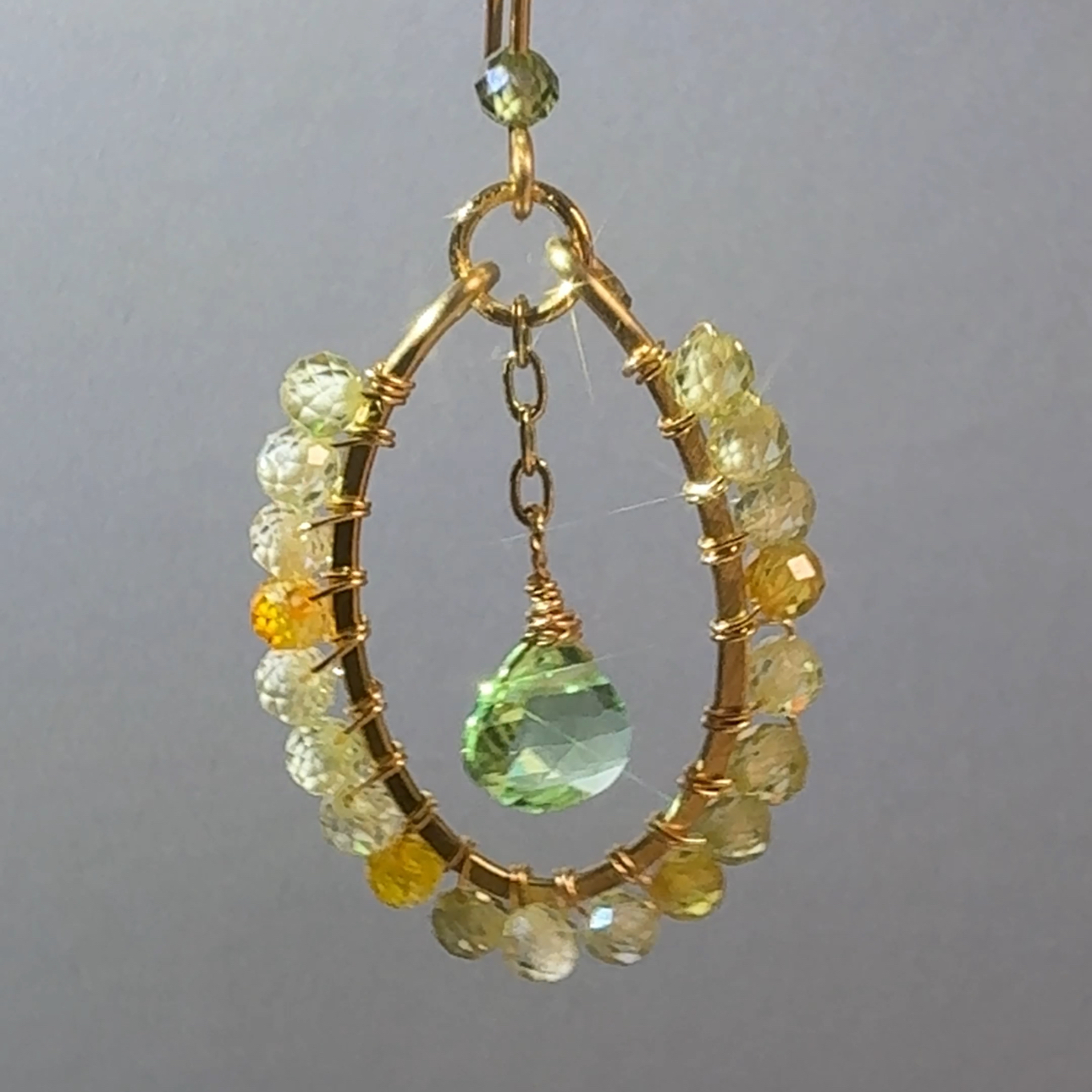 Screenshot Gold Wire Kite Peridot Earrings