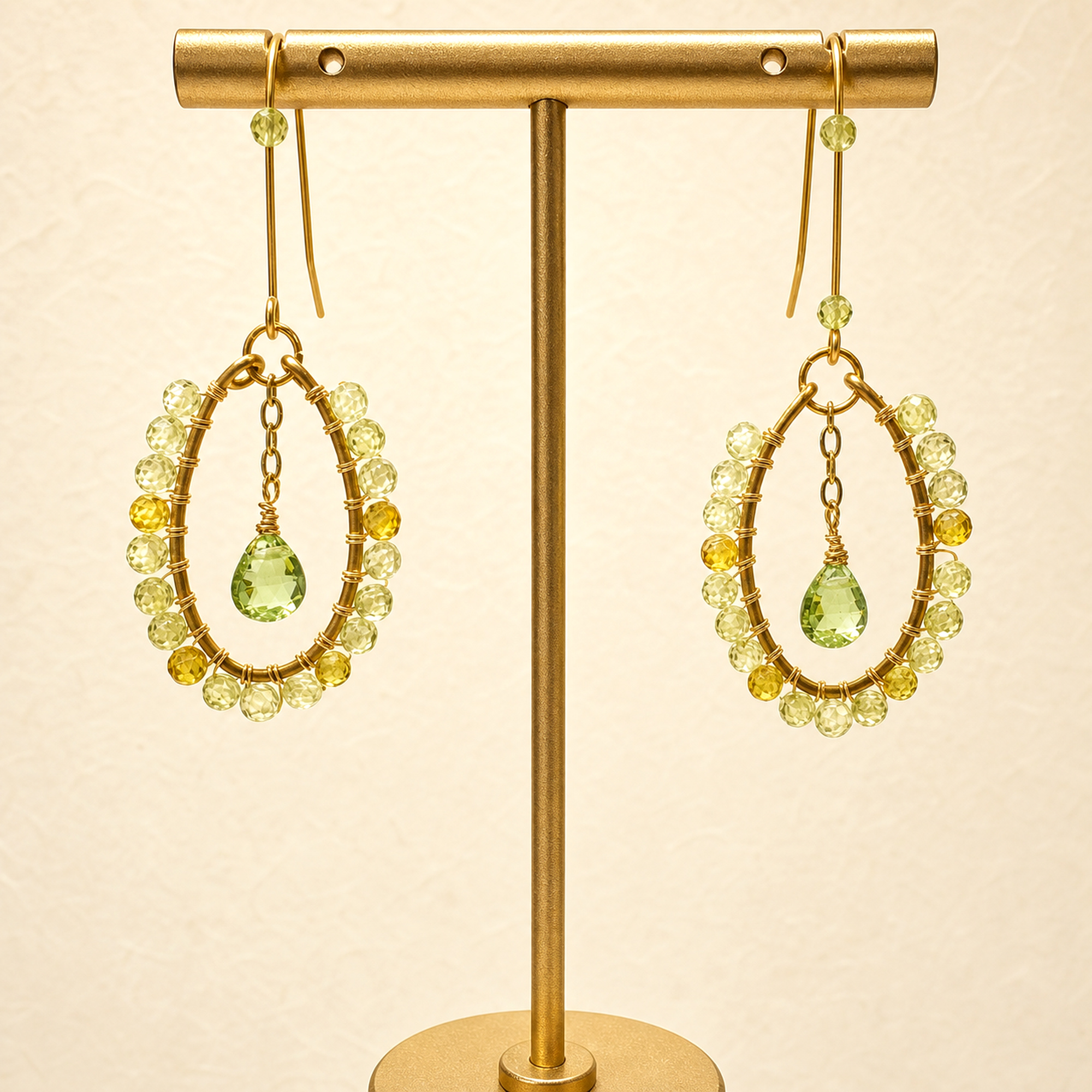 hedylane-p04-gold-oval-peridot-stand-2000 Gold Wire Oval Peridot Earrings
