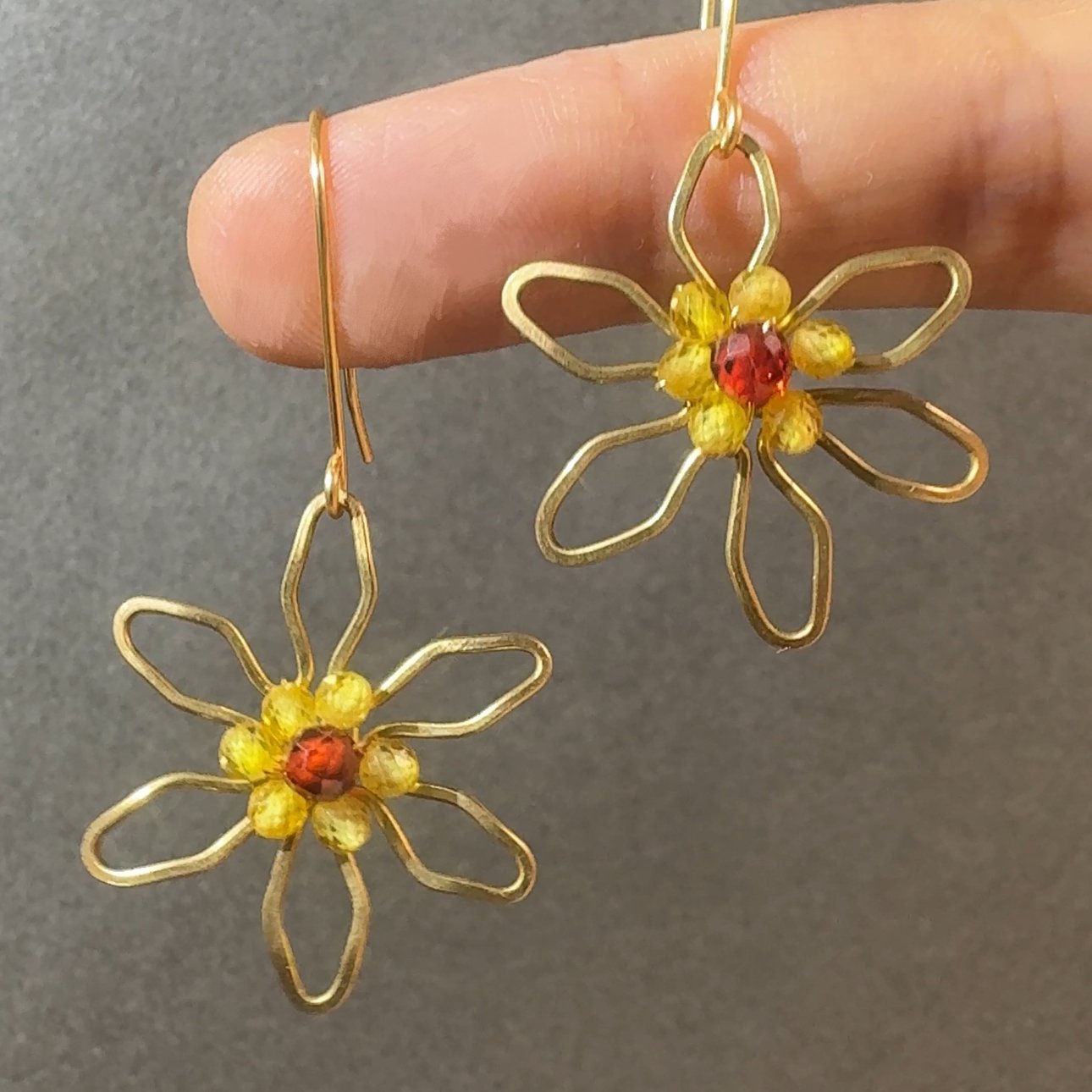 Gold Wire Daisy Earrings Gold Wire Daisy Earrings — handcrafted wire-wrapped gemstone jewelry, main photo