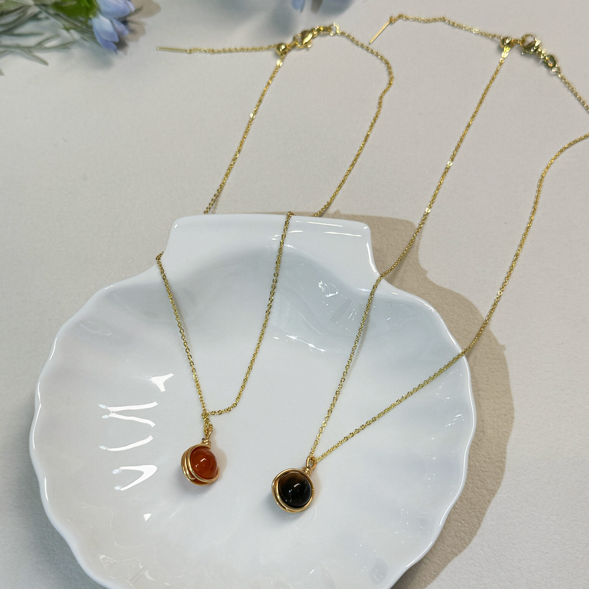 Tiger's Eye and Red Agate Round Pendant Necklace